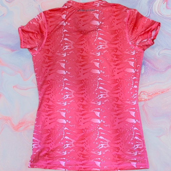 Under Armour Heat Gear Fitted Workout Tee Size Medium - Picture 2 of 7